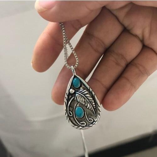 Beautiful New fashion retro style black feather pendant for friends' birthday