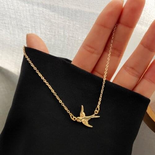 Little Bird Pendant Necklace Women Temperament Compact Clavicle Chain Lovely Contracted Fashion Jewelry of Short Neck Chain