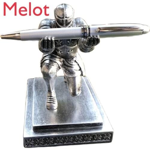 Literati Moke Armor Hero Pen Holder Magnetic Suction with Sword Knight Pen Holder Retro Mens Exquisite Gift Home Decore