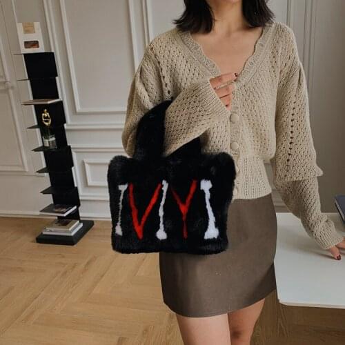 Chain Plush Tote Bag For Women 2021 Winter New Furry Luxury Designer Handbag Soft Fluffy Bags Faux Fur Shoulder Bag Ladys Purse