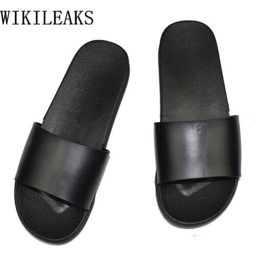 2020 Summer Beach Slippers Men Shoes Zapatos Hombre Pantufas De Pelucia New Fashion Designer Slides Ciabatte Beach Shoes Mens