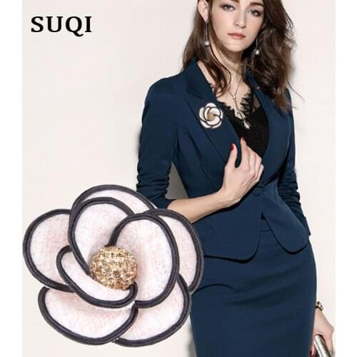SUQI Rhinestone Crystal flower Brooch Pin Ladies Sweater Jewelry Ladies Temperament evening dress Brooches hair Accessories 2019