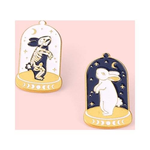 Fashion Personality Biology Badge Creative Cartoon Rabbit Skeleton Specimen Metal Enamle Brooch Unique Lapel Backpack Jewelry