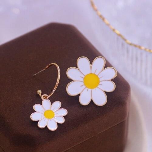 New Design Sweet Jewelry Summer Style Cute Big Flower Asymmetric Earrings for Women Wedding Party Earrings Oorbellen Gifts