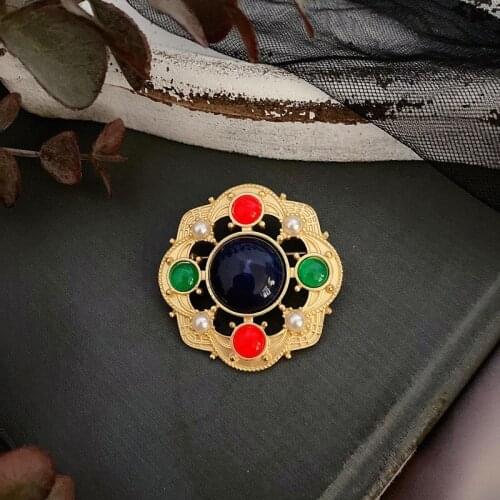 Palace restoring ancient ways the contracted pearl color treasure matte gold brooch western antique small pins female