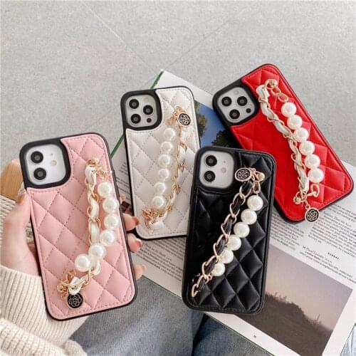 Luxury rhombic lambskin leather pearl bracelet case for iPhone 12 11 Pro max case XS MAX 7 8 plus SE2 X XR S21 S20 note20 ultra