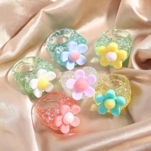 Best Lady Fashion Acrylic Resin Flower Transparent Rings for Women Boho Luxury Charm Finger Rings Accessories Jewelry Party