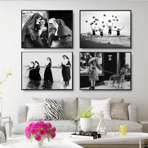 Nordic Wall Art Canvas Painting Vintage Nuns Black and White Photography Prints and Posters Picture for Living Room Decoration