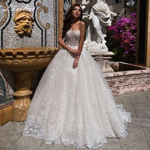 Lhuilier A Line Strapless Lace Appliques Wedding Dresses Sleeveless Floor Length Lace Up Vintage Bridal Gowns with Court Train