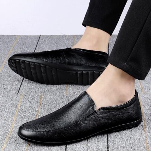 Genuine Leather Men Casual Shoes slip on Luxury Brand 2021 Mens Loafers Moccasins Breathable fashion Black Driving Shoes men