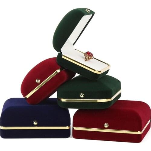 New high-end flannel Ring Box The Jewelry Box With Snap Button Fashion with Decoration Gold Metal facing Free to Choose Colors