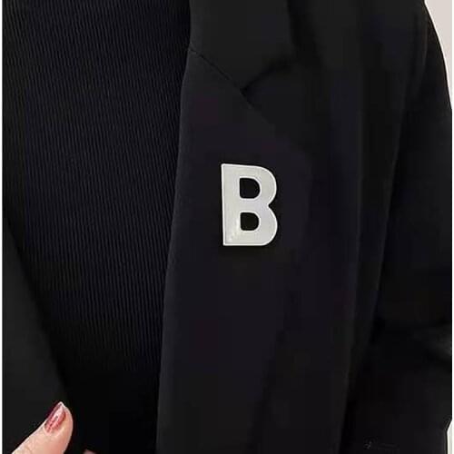 Simple Luxury B Letter Brooch Women Jewelry Original Quality Fashion Metal Badge Brooches Pins Korean Brand Accessories Z005
