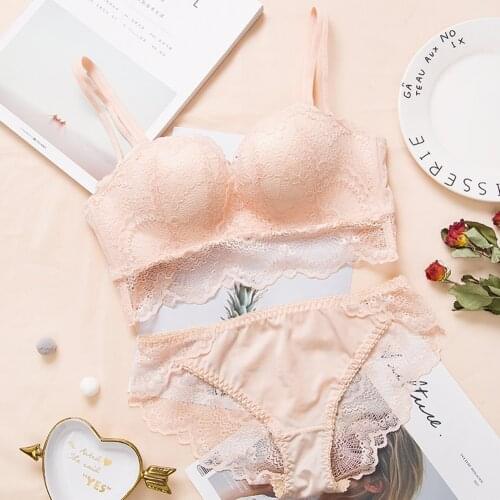 Lady Comfortable Gathering Sexy Lace Bra Panty Set Push Up Bra Wire-Free Massage Contour Palm Cup Bra Set 2 Piece Bodysuit