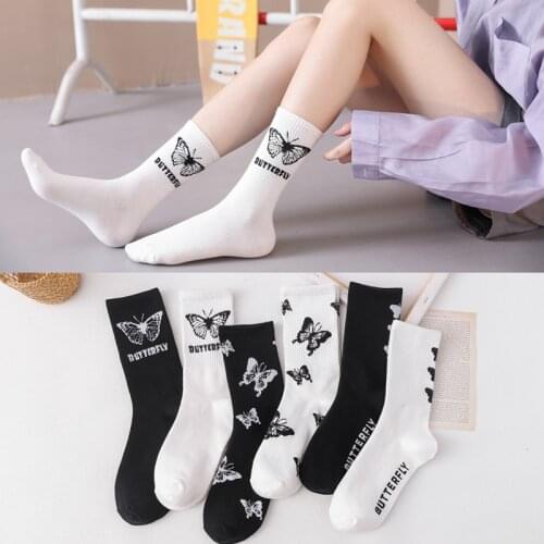 Butterfly Womens Socks Ins Trend Solid Color Black White Cotton Street Hip Hop Funny Cute Autumn Winter Sockken Female Happy