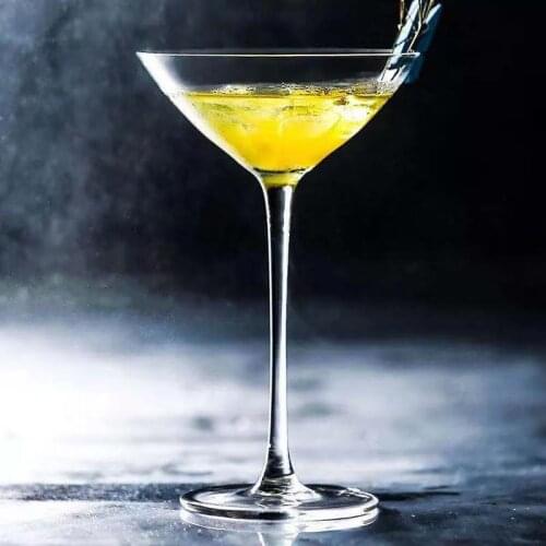 Free Shipping 4PCS 175ml V Shape Goblet Cocktail Glasses Martini Glass Set Of 4