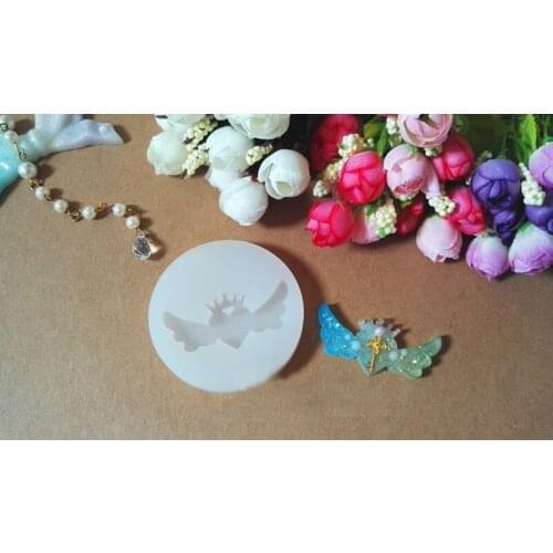 1pcs heart with the wings and crowns Liquid silicone mold DIY resin jewelry pendant lanugo mold resin molds for jewelry