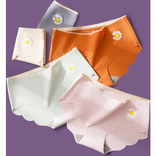Womens panties Breathable Seamless Beautiful Small daisies Skin-friendly Ice Silk Comfortable Stylish lovely female underwear