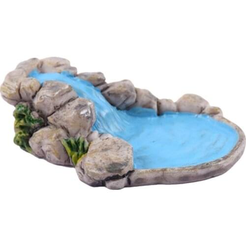 Q9QF 3D Creative Natural Microlandschaft Ornament Wood Pile Lawn Mountain Water Pool Well Fairy Garden Plant House Home Gift