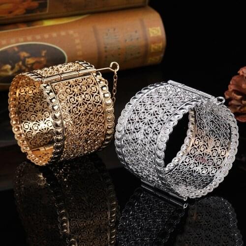 Dubai gold metal bracelet aristocratic hollow design wrist jewelry womens wedding caftan decoration bracelet jewelry