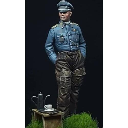 1/32 Resin Model figure GK LATE WAR LUFTWAFFE PILOT Military theme of World War II Unassembled and unpainted kit