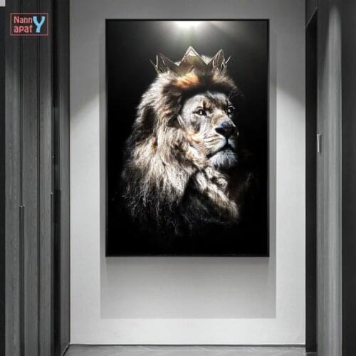 Modern Black And White Animal Poster The King Lion Canvas Painting Lion Head With Crown Prints Wall Art Picture Home Decoration