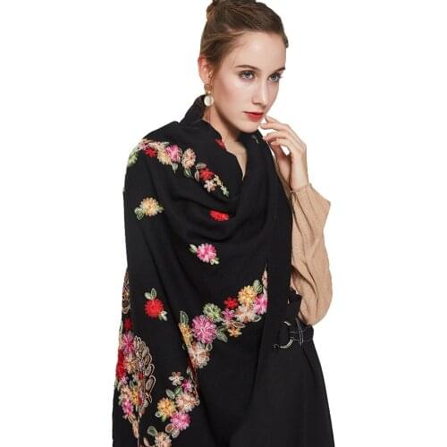 2019 New Women Winter Cashmere Pashmina Shawls Fashion Boho Style Plaid Thick Warm Blanket Poncho Large Size 200*65cm Bandana