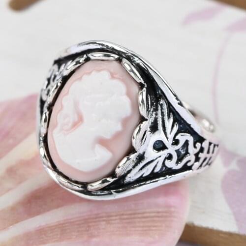 Vintage Rings for Women Carved Cameo Queen Head Portrait Finger Ring Classic Design Charm Jewelry Female Accessoires Gift