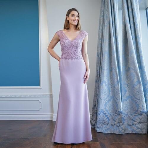 Gorgeous Dark Navy Lace High Low Jewel Mother of the Bride Dresses Cap Sleeves Wedding Party Gowns Short Front Long Back