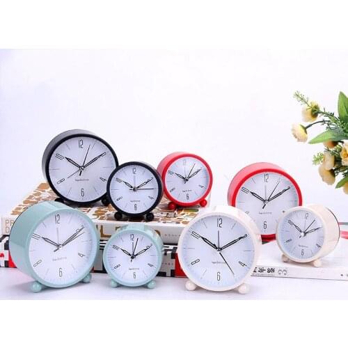 Fashionable Modern Simple 4 Inch Round Metal Alarm Clock Table Clock Mute Sweep Second Night Light Clock Watch Wholesale Custom