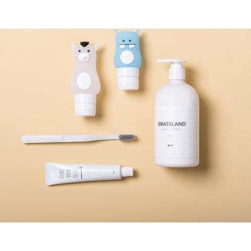 Portable PP Silicone Refillable Bottle Giraffe Mini Travel Cosmetic Bottles With Suction Cup Home Storage Organizer For Shampoo