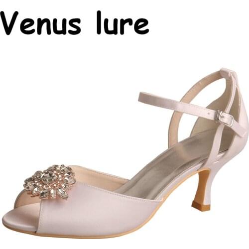 Customized Women Shoes Sandals in Wedding Mid Heel 6.5CM