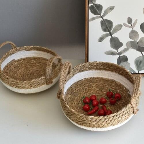 LuanQI 1Pc Hand-woven Round Rattan With Handle Wicker Storage Basket Fruit Snack Tray Bread Organizer Basket Eco-Friendly Decor