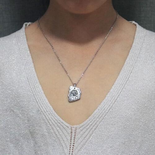 1Pc Irrgular Square Stainless Steel Necklaces Vintage Casting Beauty And Beast Pendant Jewelry For Loved Girls Women Gift