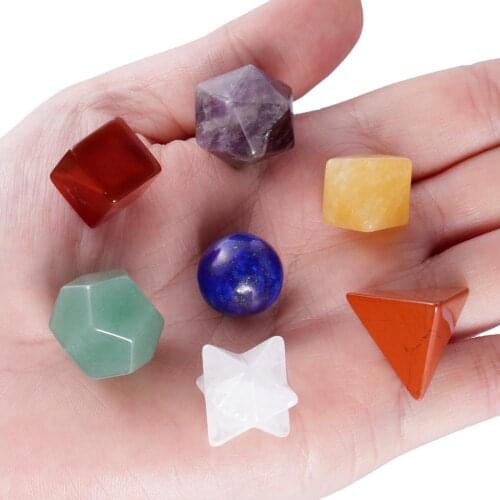 TUMBEELLUWA 7Pcs Chakra Healing Crystal Platonic Solids Sacred Geometry Set Polished Tumbled Stones Kit for Reiki Meditation