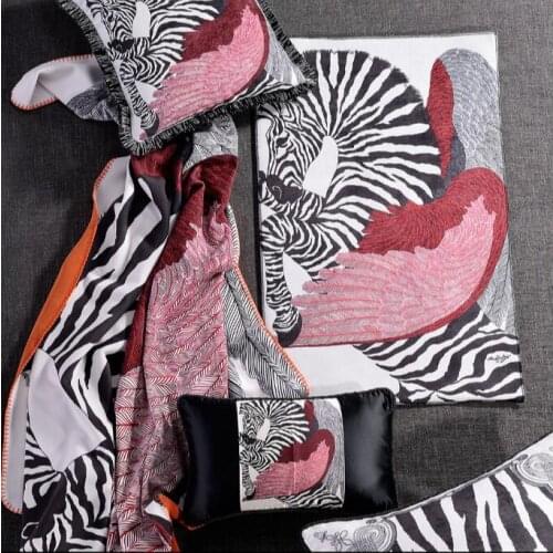 American Cushion Cover Black White Horse Pillowcase Chenille Waist Throw Pillows Cover Joint Throw Pillow Car Home Decoration