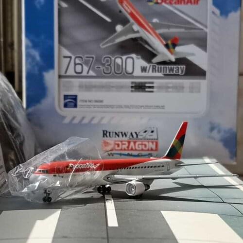 1:400 Scale Ocean Air Airline 767 B767 Aircraft Model with Base Landing Gear with Runway Alloy Airplane Plane Toy for Collection