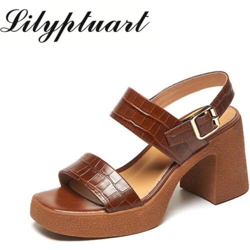 In The Summer of 2021 Womens New Leather Thick Heel Sandals Are Casual, Comfortable Wear-resistant and Non-slip Sandals