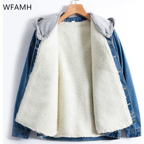 Winter New Basic Coat Women Lambswool Denim Jacket Ladies Oversize Warm Hooded Jeans Jacket Women Vintage Outwear Bomber Jackets
