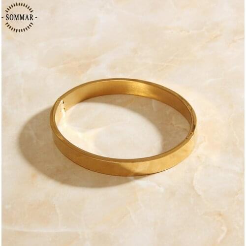 SOMMAR 2020 Design Gold color 8mm friendship bangle Minimalism Circular Wedding stainless steel Bracelet jewelry display