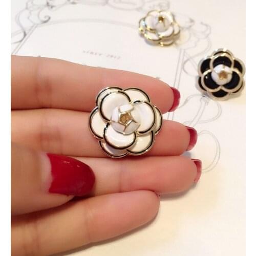Mimiyagu White Brooches For Clothes