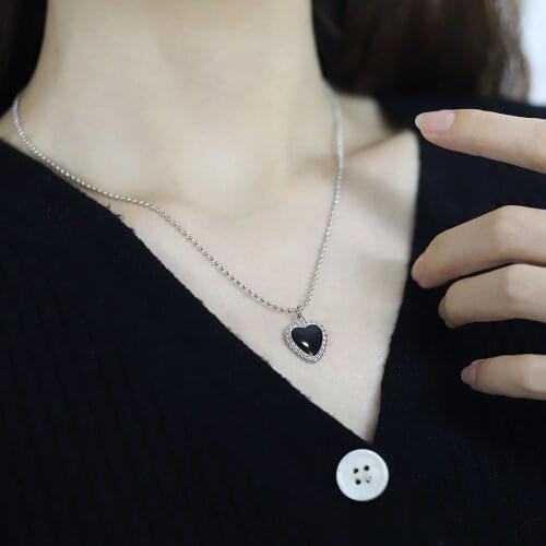 Punk Black Heart Necklace French Metal Love Clavicle Chain Korean Simple Female Short Pendanklace Female Short Pendant for Women