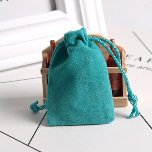 50pcs/lot 7x9cm trendy velvet bags for shopping decoration Christmas party gifts candy packaging pouches accept custom logo