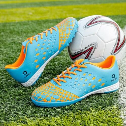 New Fashion Outdoor Turf Boys Soccer Shoes Men Blue Kids Football Boots Men Antiskid Football Futsal Shoes Chuteira Futebol