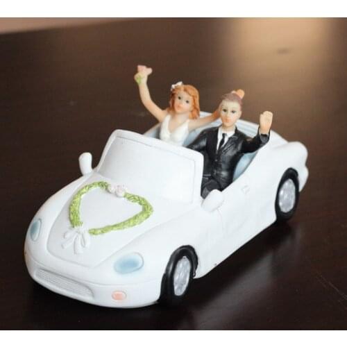 New Arrival Bride And Groom In The Car Cake Toppers Wedding Cake Decorations Supplies Resin Figurine Personalized Wedding Gifts