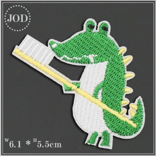 6.1x5.5cm Cartoon Patch Crocodile Brushing Teeth Iron on Clothes Embroidery Stickers Patches Applique for Clothing