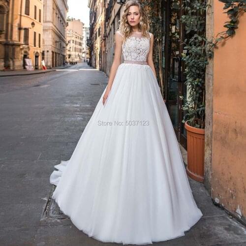 A Line Tulle Wedding Dresses O Neck Sleeveless Lace Appliques Bridal Gown Open Back Vestido De Noiva Sweep Train
