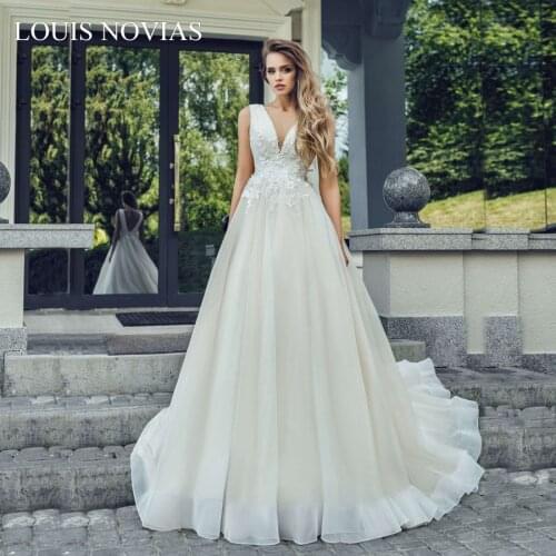 Louis Novias Plus Size Wedding Dress V-neck Floor-Length Zipper Backless Appliques Sleeveless Wedding Gowns Vestido De Noiva