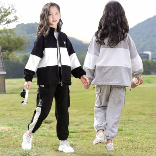 Girls Spring And Autumn Campus Sports Suit Girls Stand-up Collar Black And White Cardigan + Trousers 2 Piece Loose Casual Suit