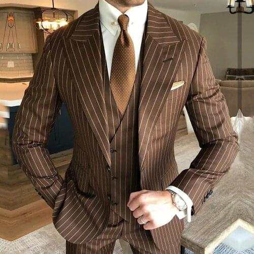 Brown Pinstripe Wedding Tuxedos Two Buttom Peaked Lapel Groom Wear Formal Business Party Prom Best Mens Blazer Suits 3 Pieces