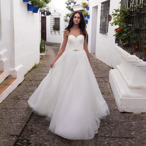 Sweetheart Neckline Ruched A-line Wedding Dresses Tulle Sexy Strapless Bridal Wedding Gowns with Beading Belt